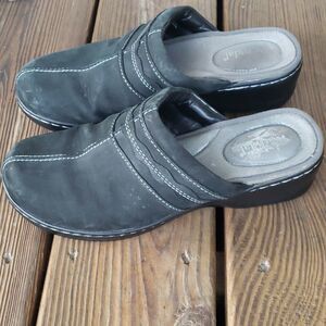 Bjorndal women's black leather mules size 8.5